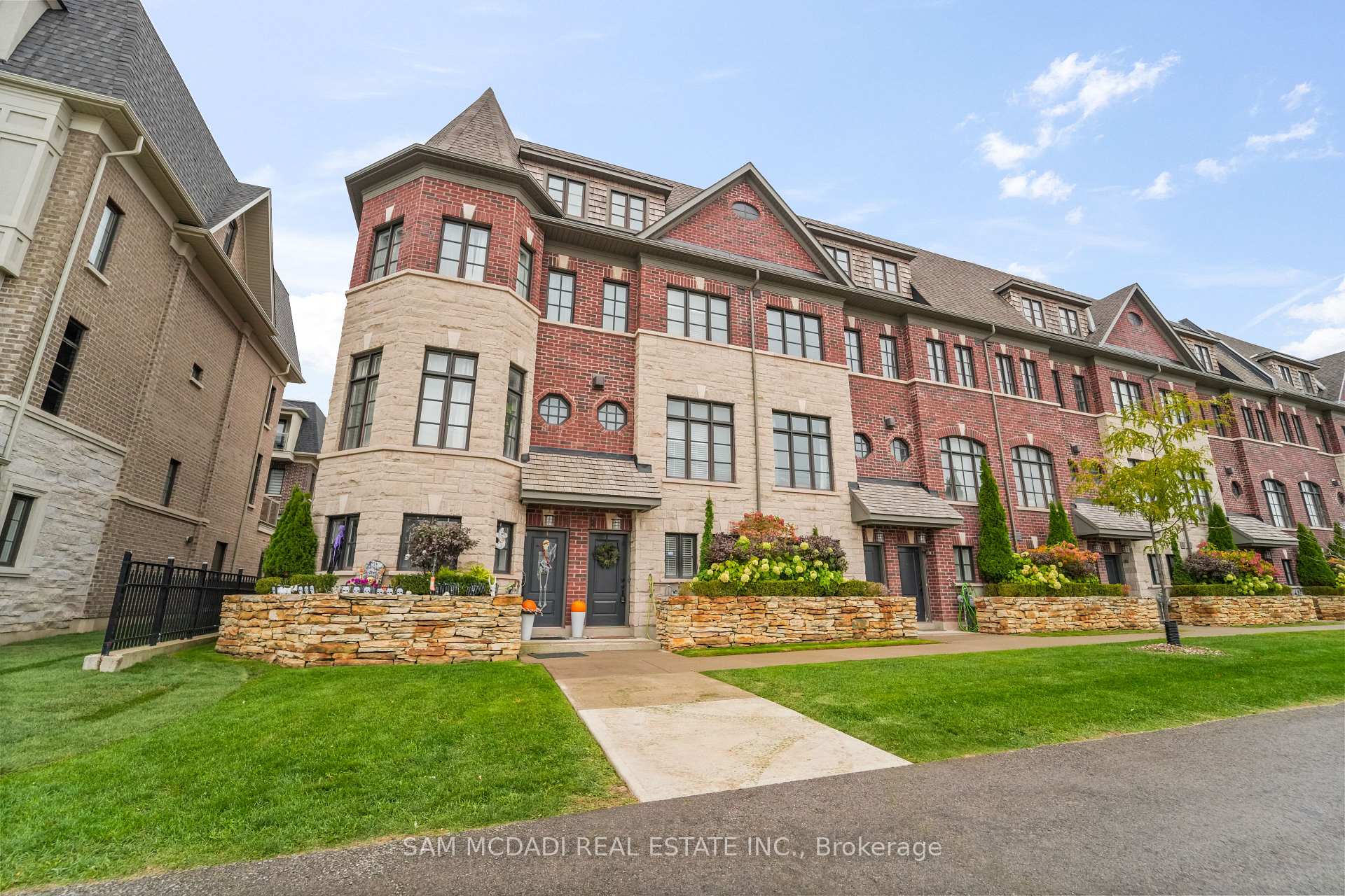Front of Unit 2, 2160 Trafalgar Road