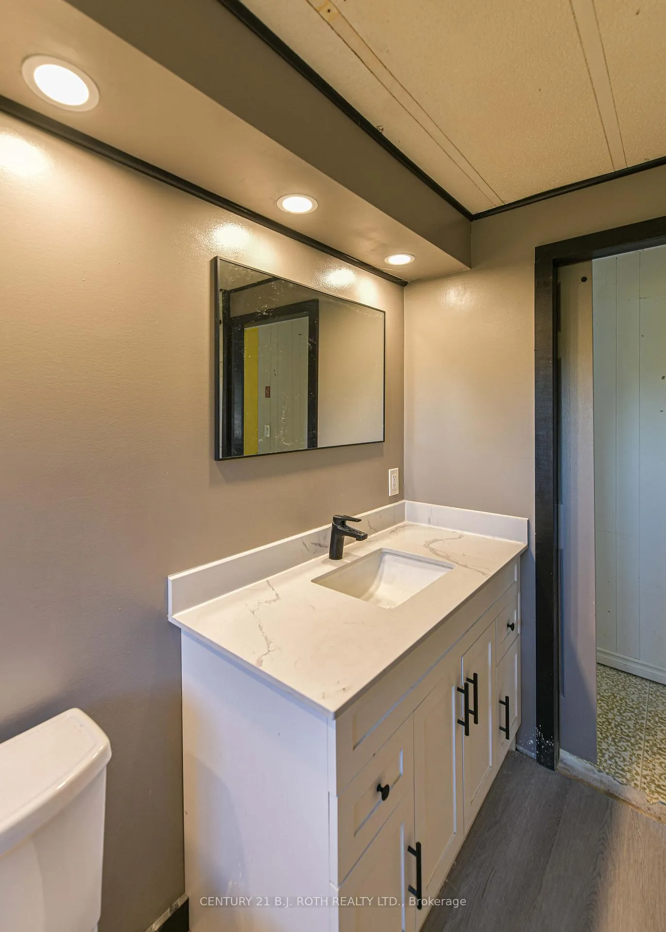 Photo 24 of 19 Claremont Crescent, Oro-Medonte, Rural Oro-Medonte — HOMEH