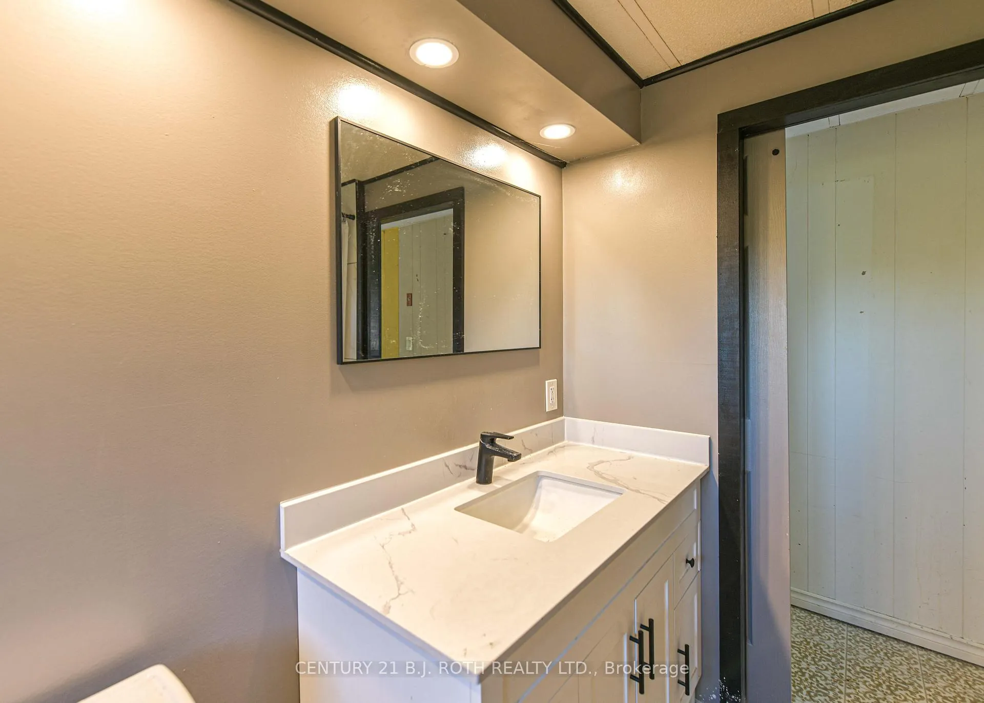 Photo 25 of 19 Claremont Crescent, Oro-Medonte, Rural Oro-Medonte — HOMEH
