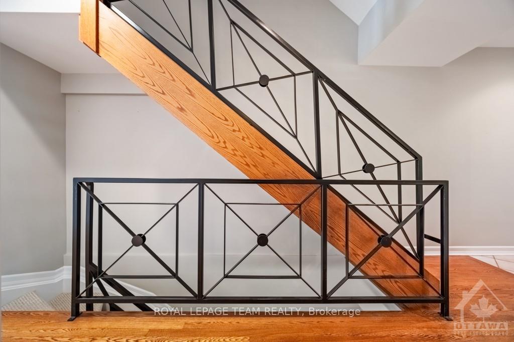 Photo 3 of 393 Mackay Street, Ottawa, Lindenlea — HOMEH