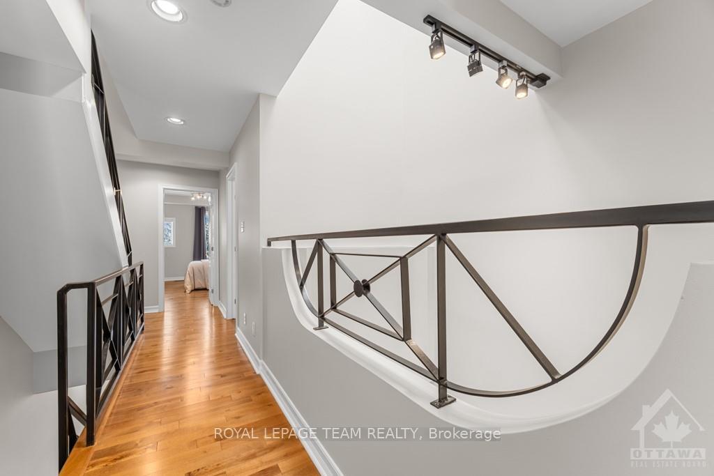 Photo 5 of 393 Mackay Street, Ottawa, Lindenlea — HOMEH