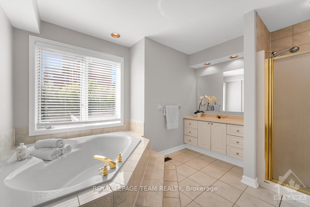 Photo 9 of 393 Mackay Street, Ottawa, Lindenlea — HOMEH