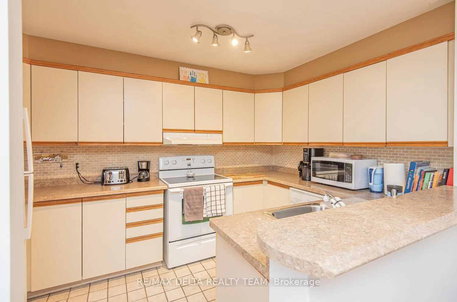 Photo 13 of Unit 207, 475 Canteval Terrace, Ottawa, Fallingbrook/Pineridge — HOMEH