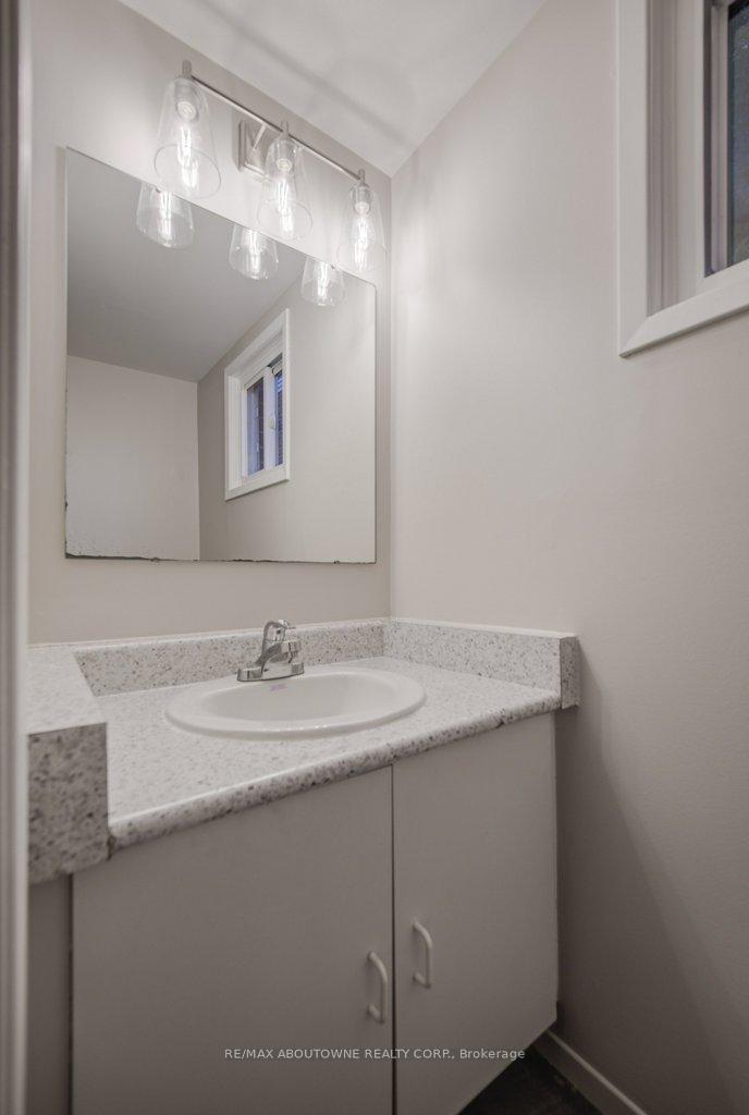 Photo 21 of 13 Normandy Place, Oakville, Central — HOMEH