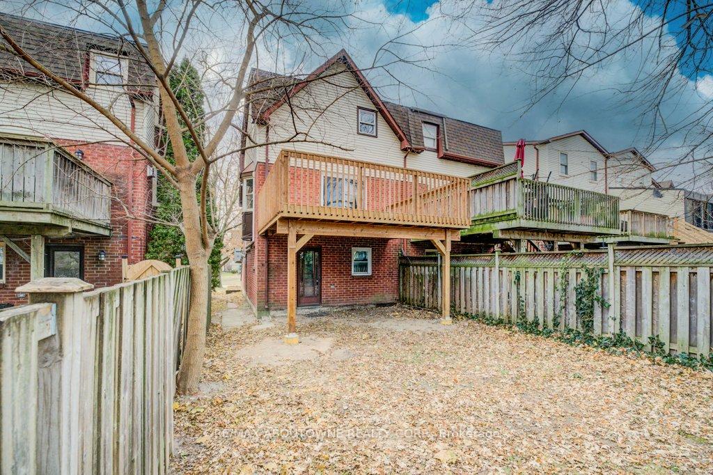 Photo 24 of 13 Normandy Place, Oakville, Central — HOMEH