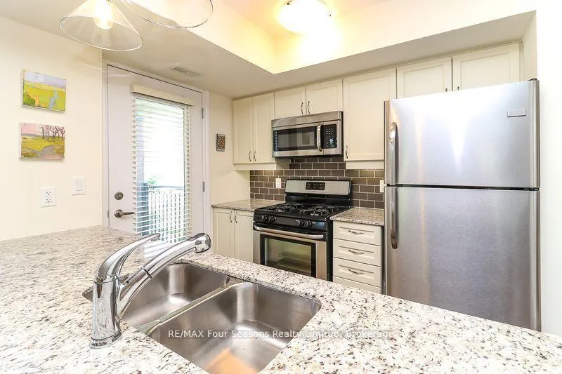 Photo 14 of Unit 308, 6 Brandy Lane Drive, Collingwood — HOMEH