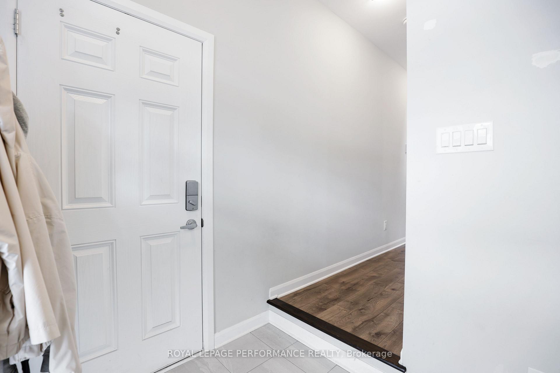 Photo 5 of 318 Guppy Grove, Ottawa, Avalon West — HOMEH