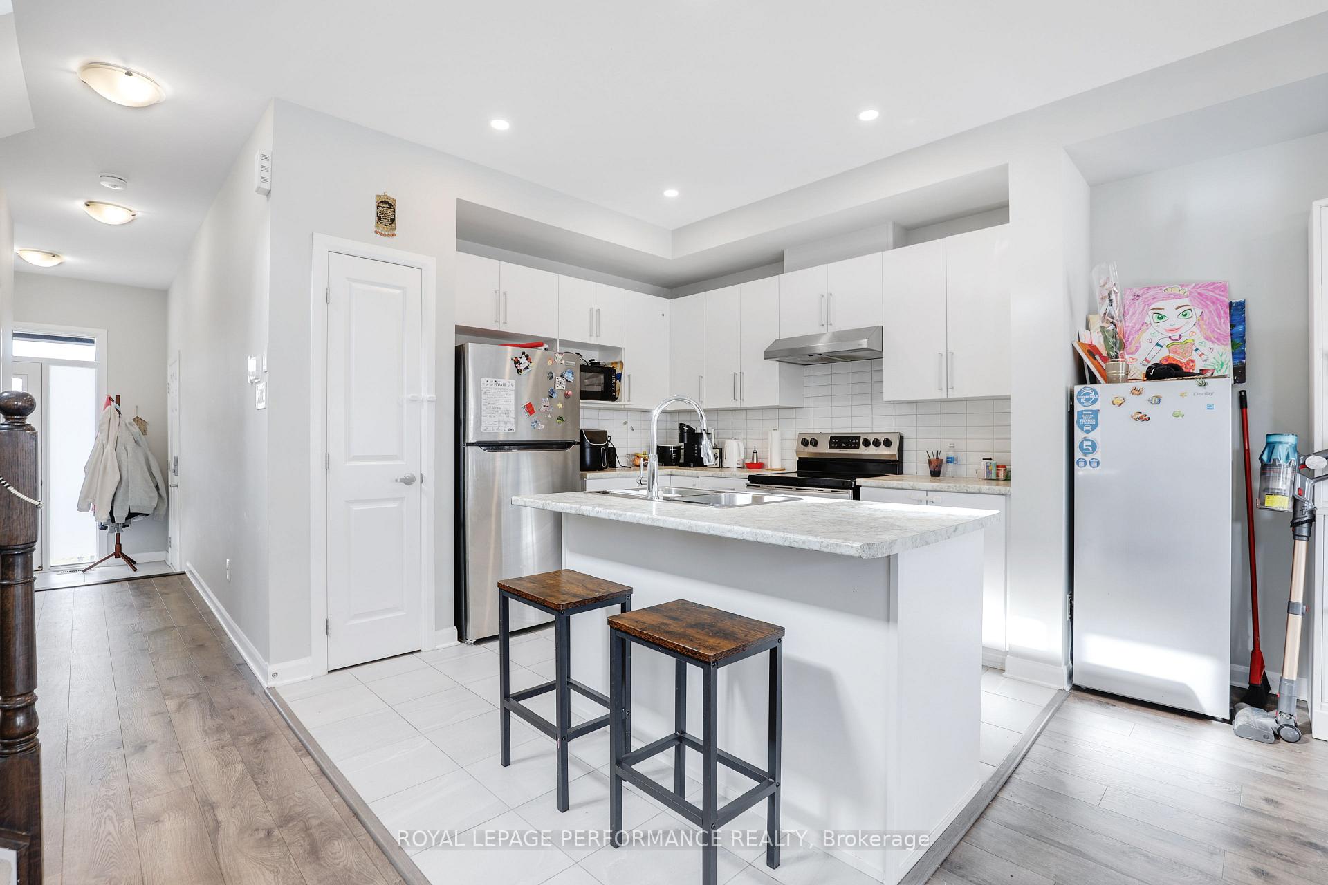 Photo 9 of 318 Guppy Grove, Ottawa, Avalon West — HOMEH