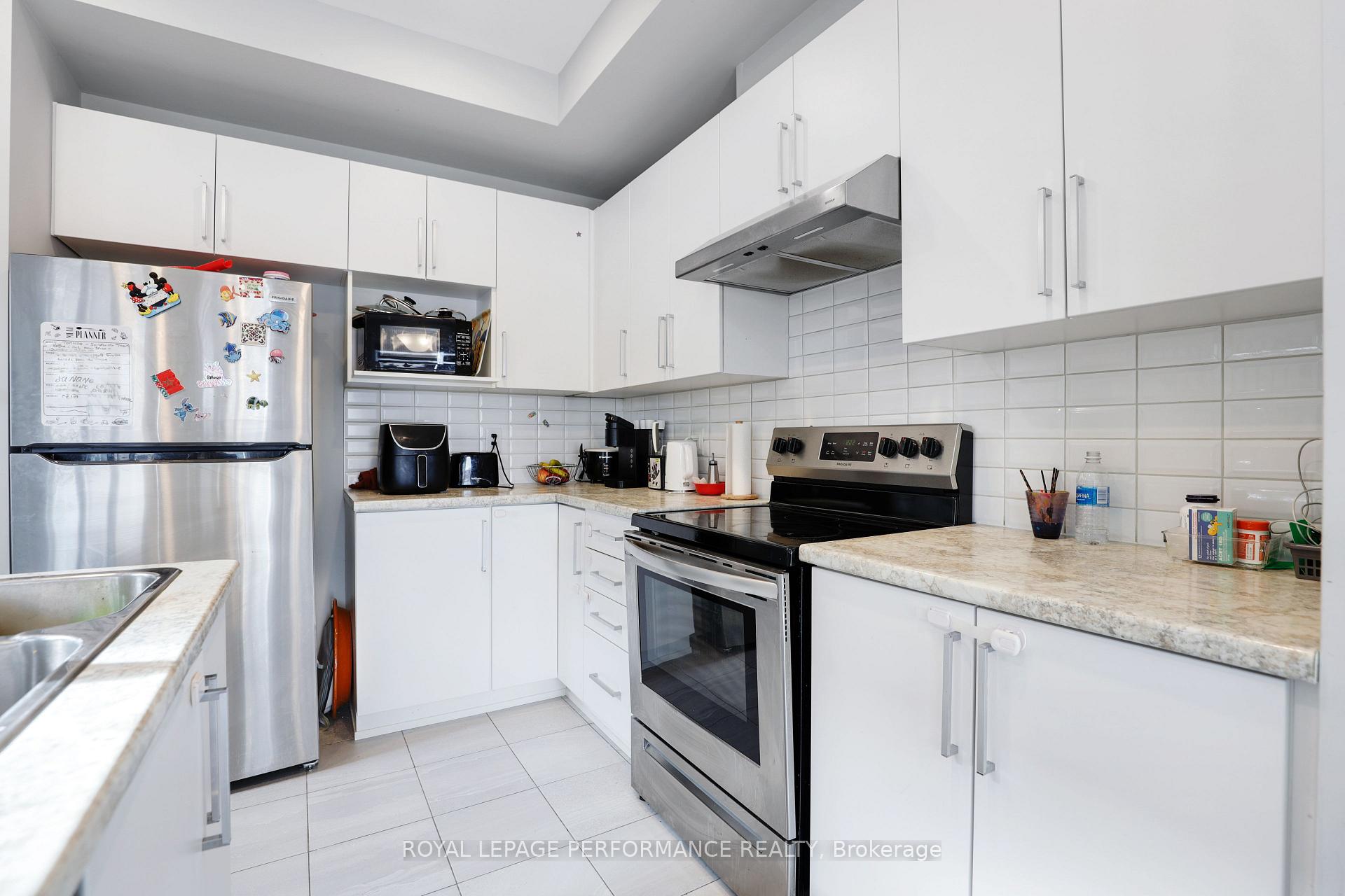 Photo 11 of 318 Guppy Grove, Ottawa, Avalon West — HOMEH
