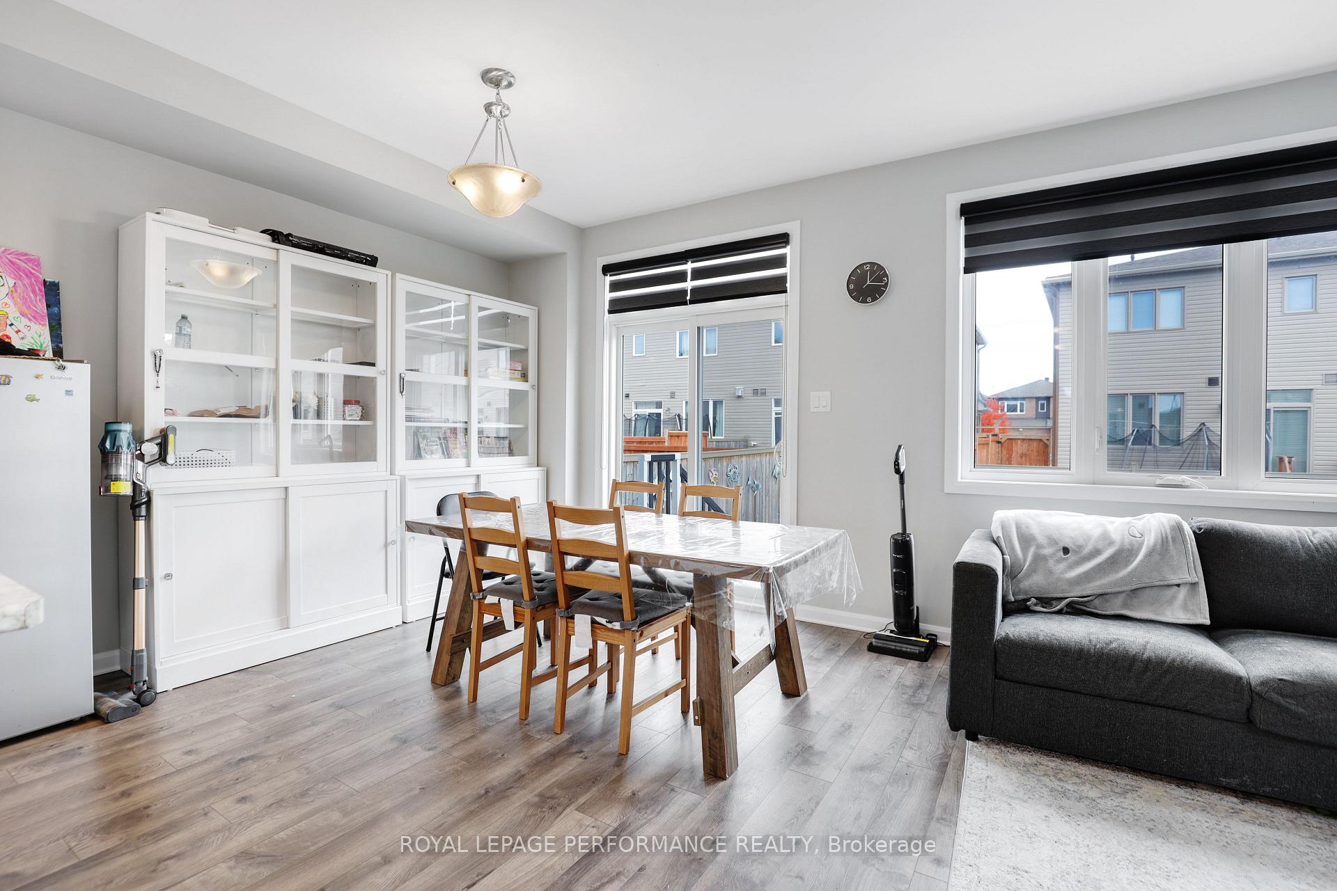 Photo 15 of 318 Guppy Grove, Ottawa, Avalon West — HOMEH