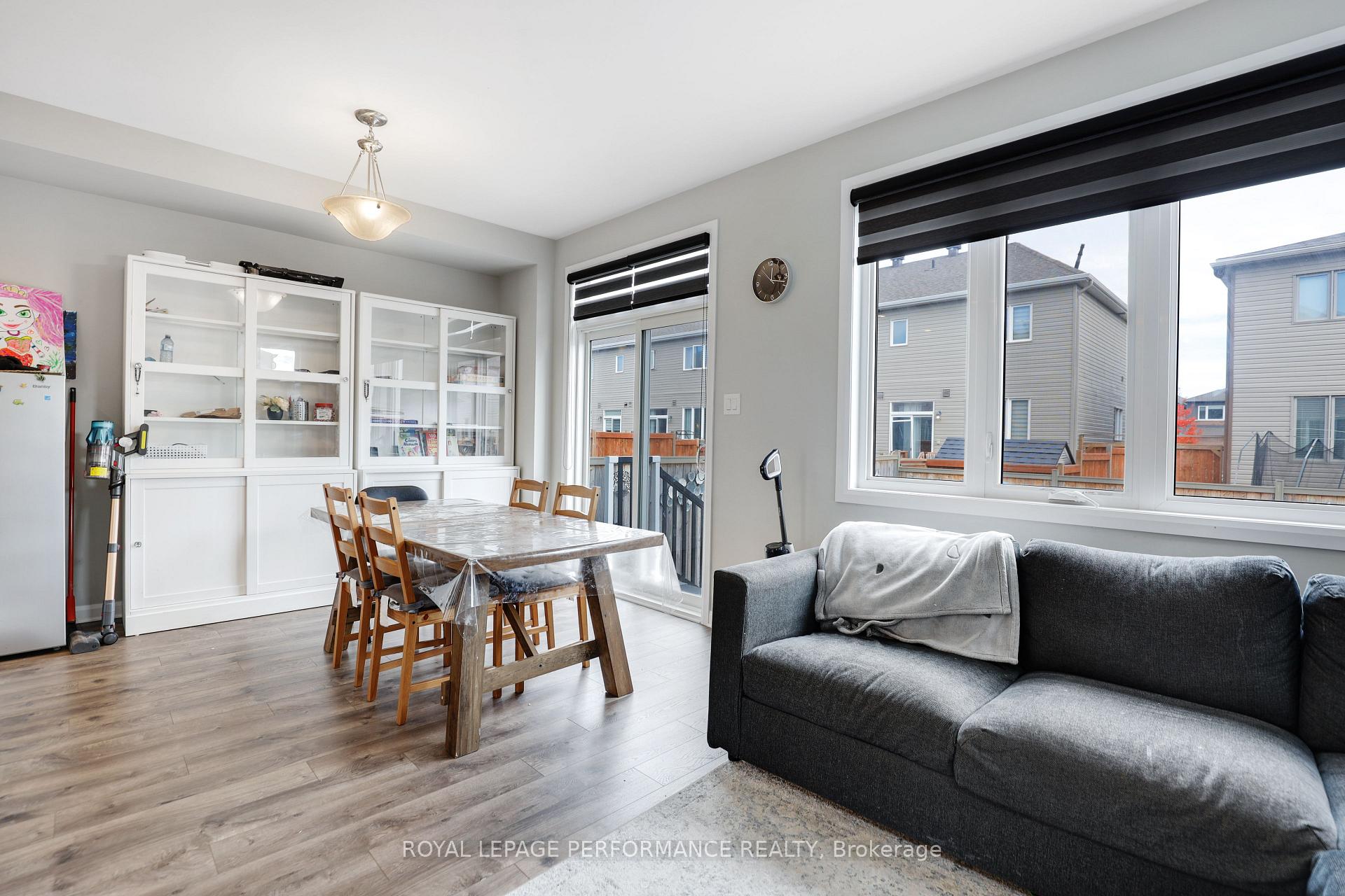 Photo 17 of 318 Guppy Grove, Ottawa, Avalon West — HOMEH