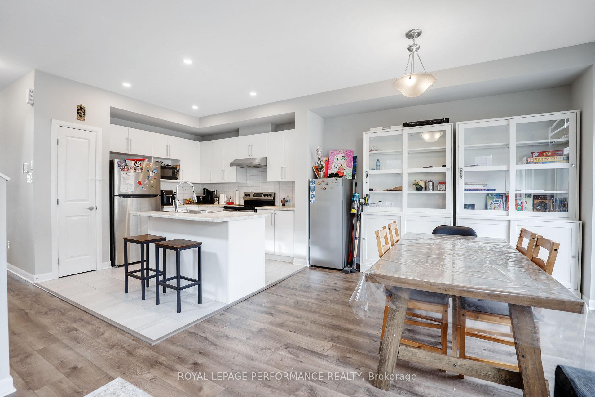 Photo 18 of 318 Guppy Grove, Ottawa, Avalon West — HOMEH