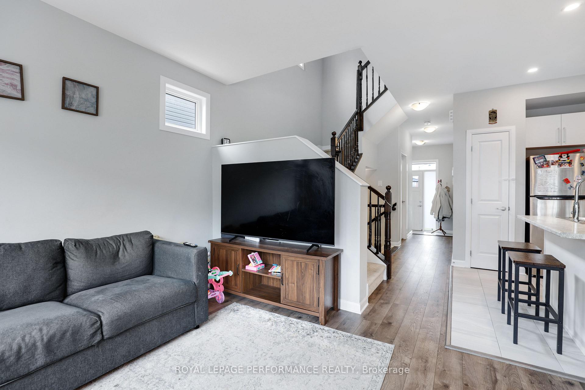 Photo 19 of 318 Guppy Grove, Ottawa, Avalon West — HOMEH