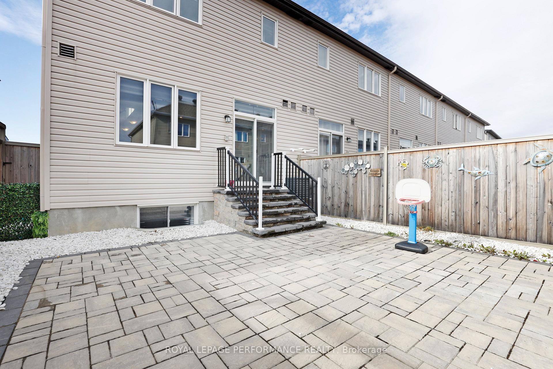 Photo 33 of 318 Guppy Grove, Ottawa, Avalon West — HOMEH