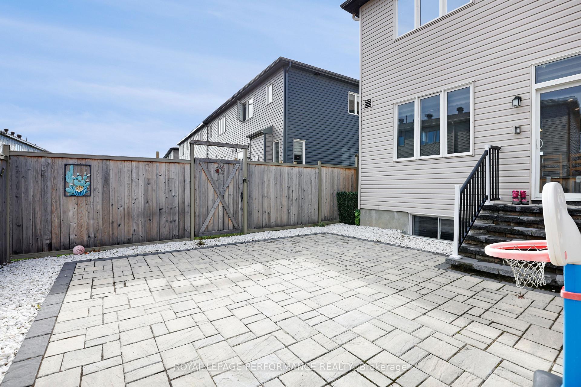 Photo 34 of 318 Guppy Grove, Ottawa, Avalon West — HOMEH