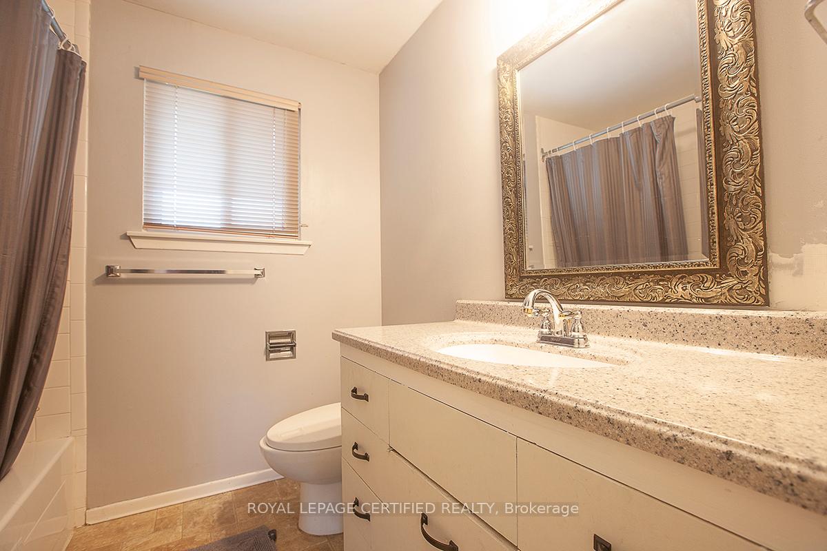 Photo 18 of 516 Woodward Avenue, Milton, Dorset Park — HOMEH
