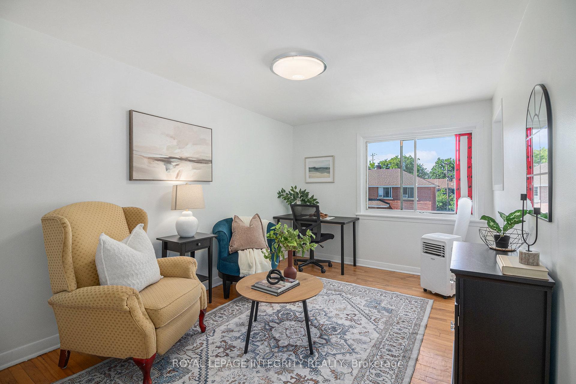 Photo 2 of 422 Queen Mary Street, Ottawa, Overbrook/Castle Heights — HOMEH