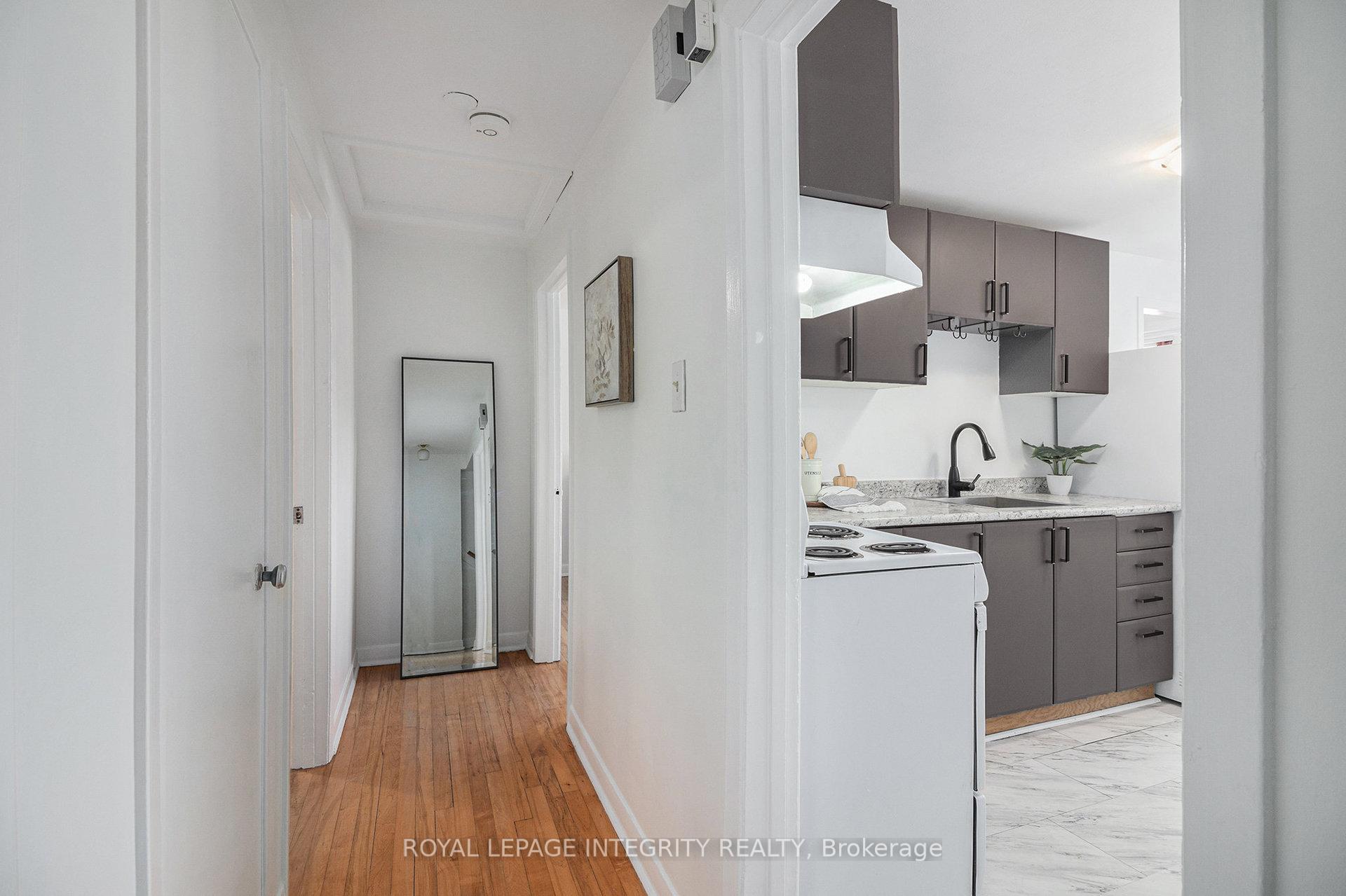 Photo 10 of 422 Queen Mary Street, Ottawa, Overbrook/Castle Heights — HOMEH