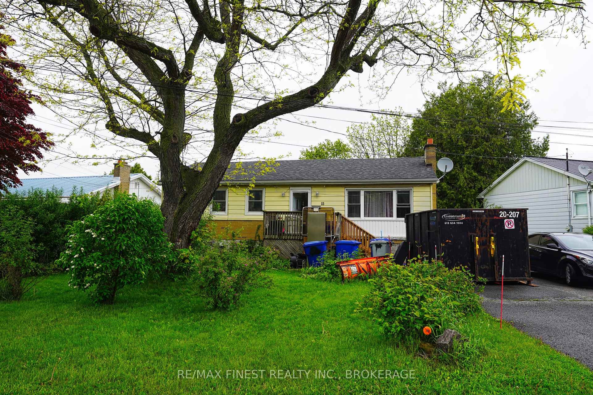 Photo 2 of 15 Howard Crescent, Kingston, West of Sir John A. Blvd — HOMEH