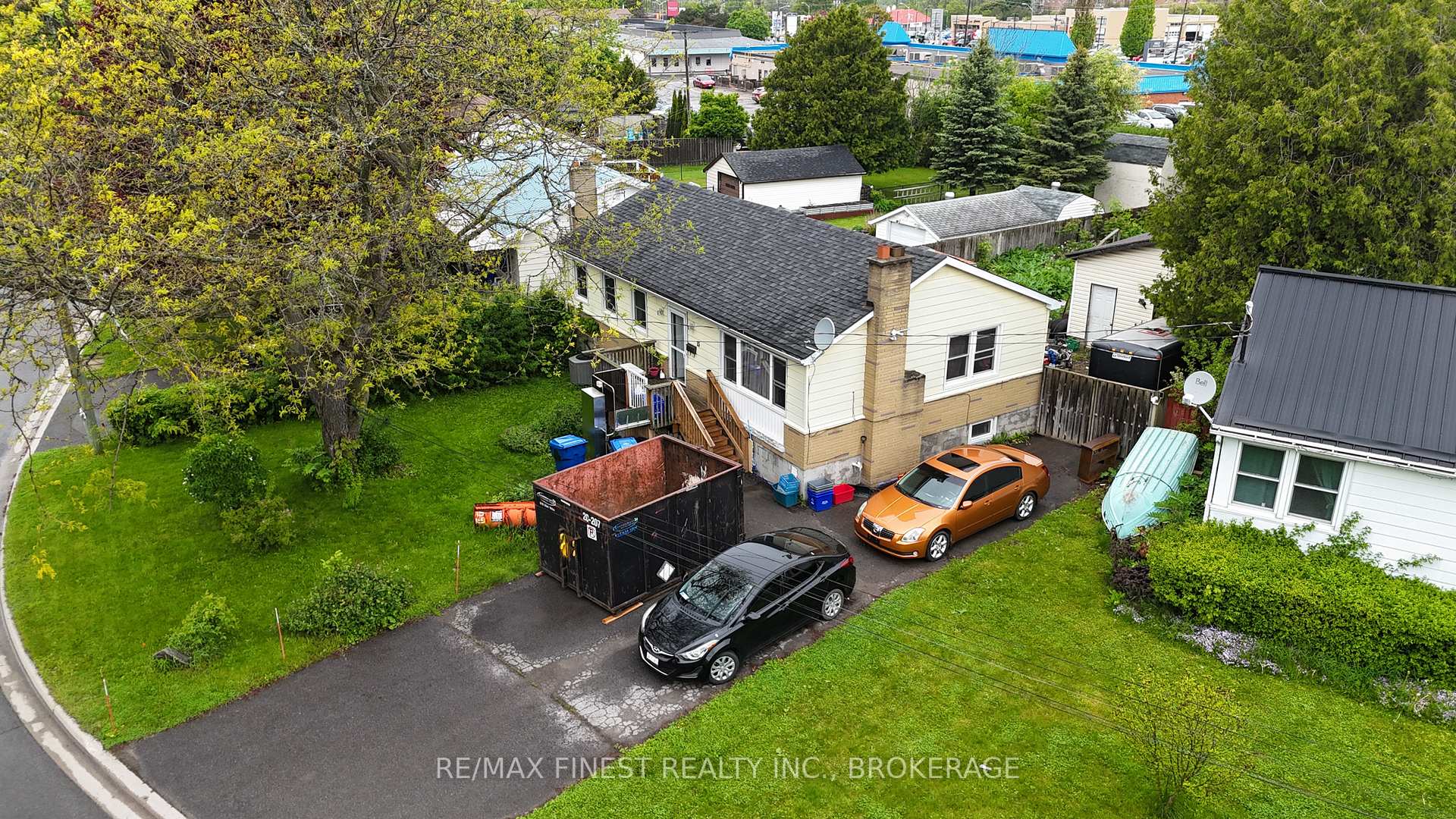 Photo 4 of 15 Howard Crescent, Kingston, West of Sir John A. Blvd — HOMEH