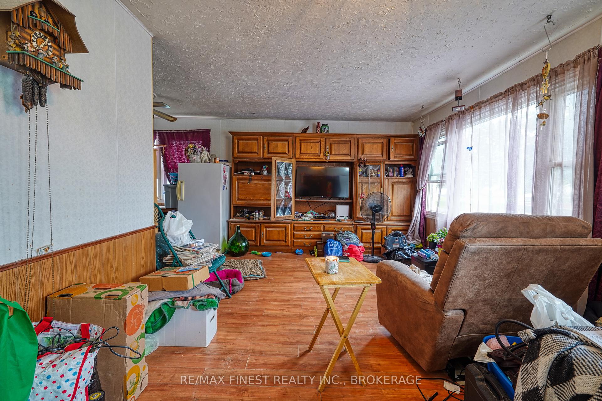 Photo 7 of 15 Howard Crescent, Kingston, West of Sir John A. Blvd — HOMEH