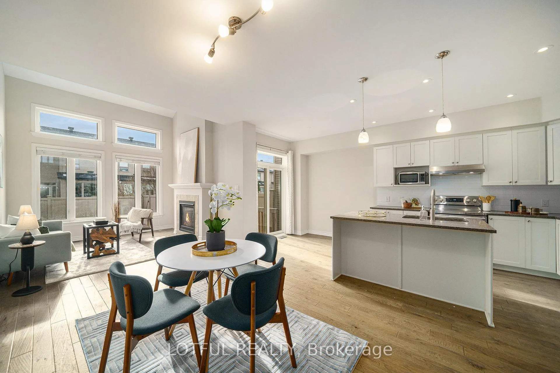 Photo 5 of 336 Rainrock Crescent, Ottawa, Mer Bleue/Bradley Estates/Anderson Park — HOMEH