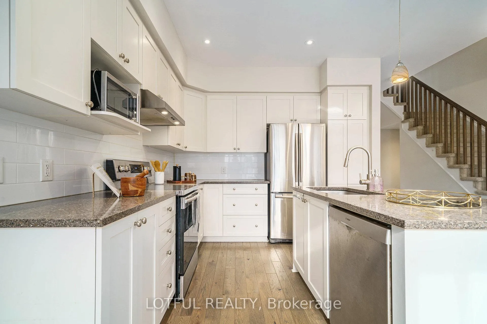 Photo 7 of 336 Rainrock Crescent, Ottawa, Mer Bleue/Bradley Estates/Anderson Park — HOMEH