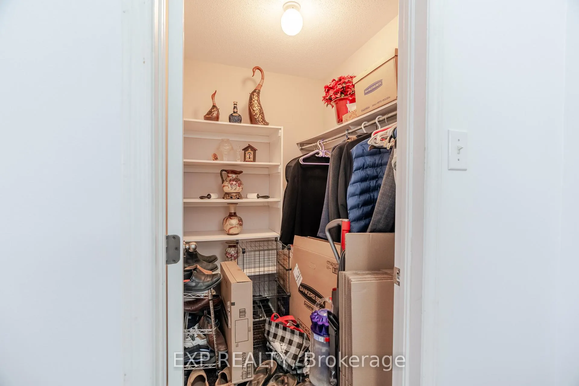 Photo 5 of 1049 Fieldfair Way, Ottawa, Notting Hill/Summerside — HOMEH