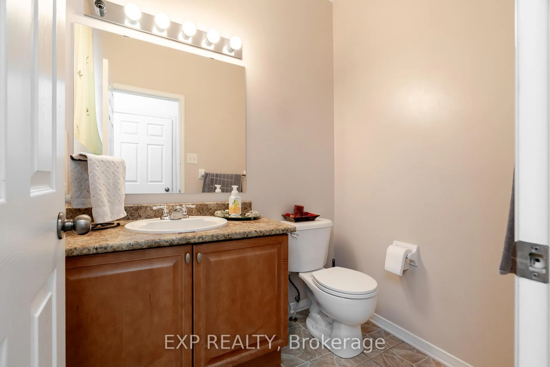 Photo 8 of 1049 Fieldfair Way, Ottawa, Notting Hill/Summerside — HOMEH