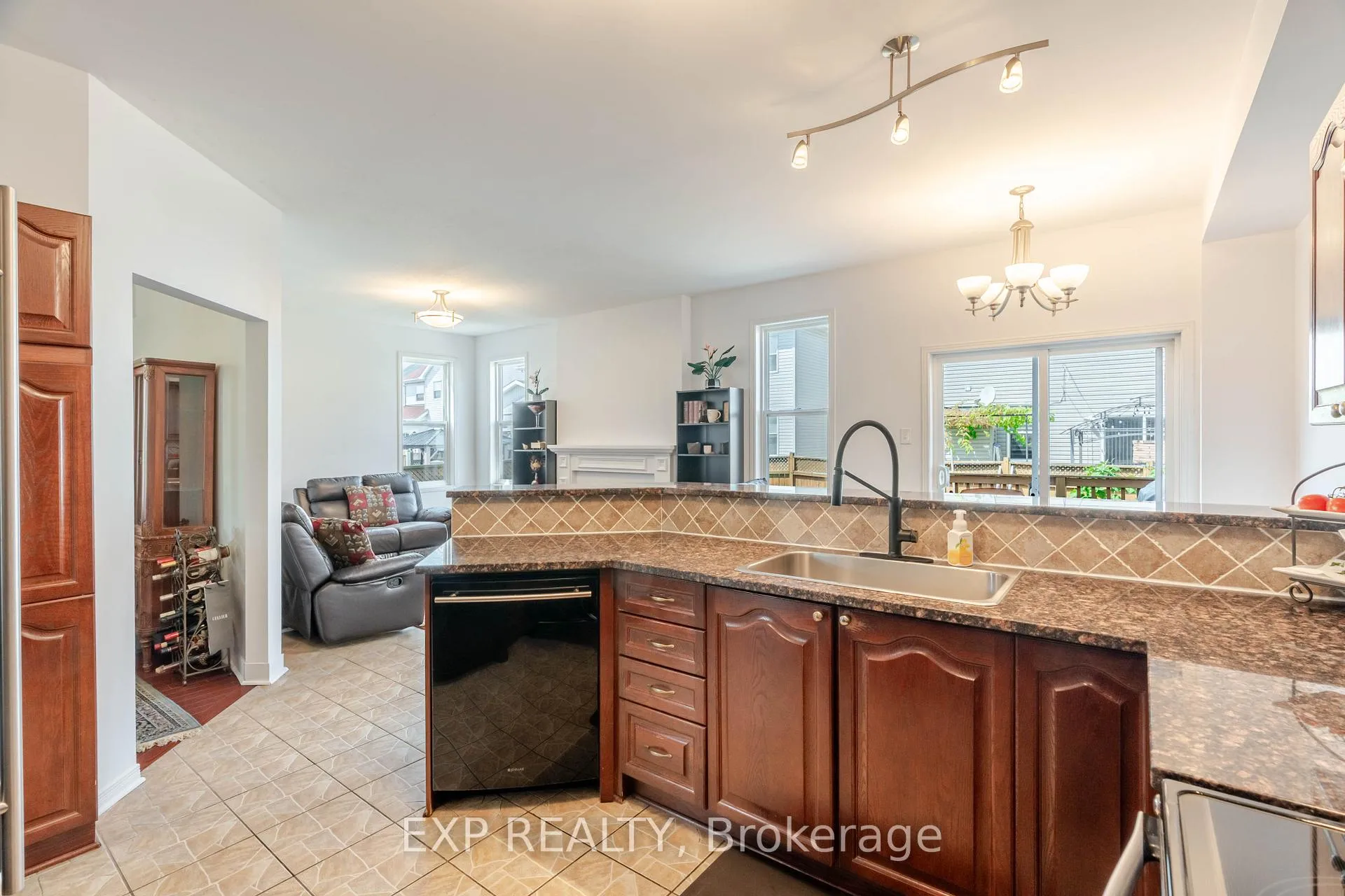 Photo 12 of 1049 Fieldfair Way, Ottawa, Notting Hill/Summerside — HOMEH