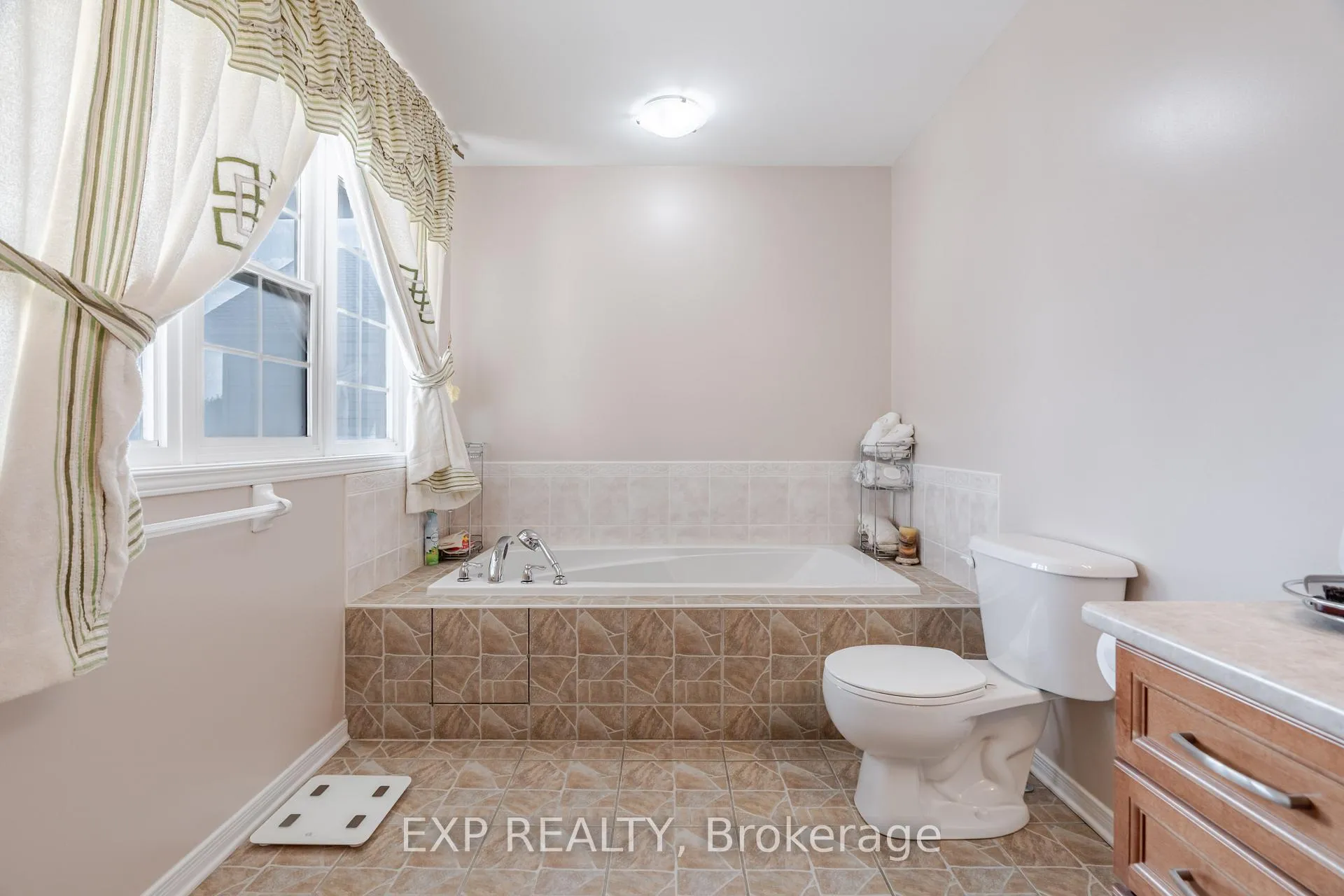 Photo 23 of 1049 Fieldfair Way, Ottawa, Notting Hill/Summerside — HOMEH