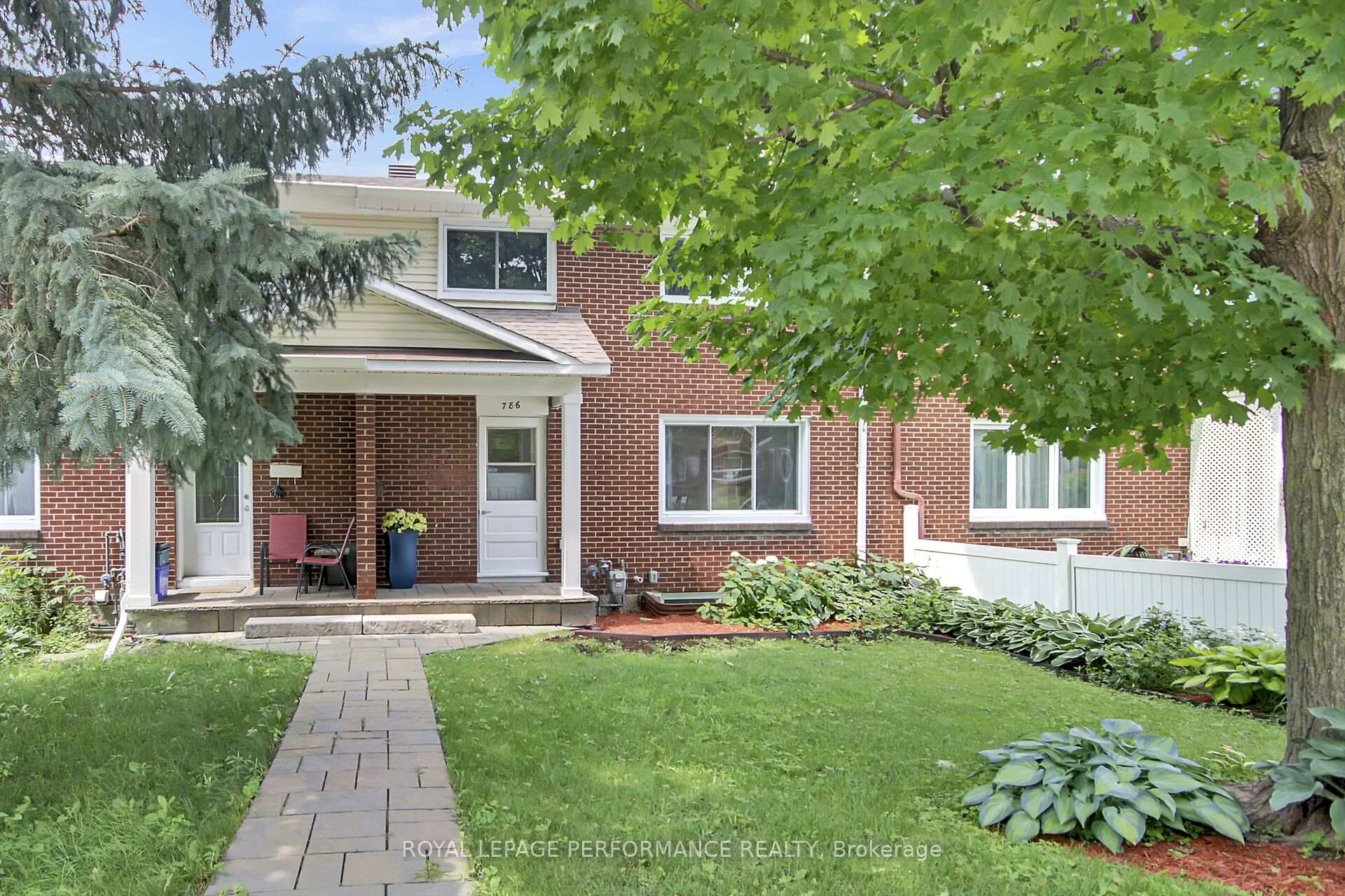 Photo 3 of 786 Cummings Avenue, Ottawa, Castle Heights/Rideau High — HOMEH