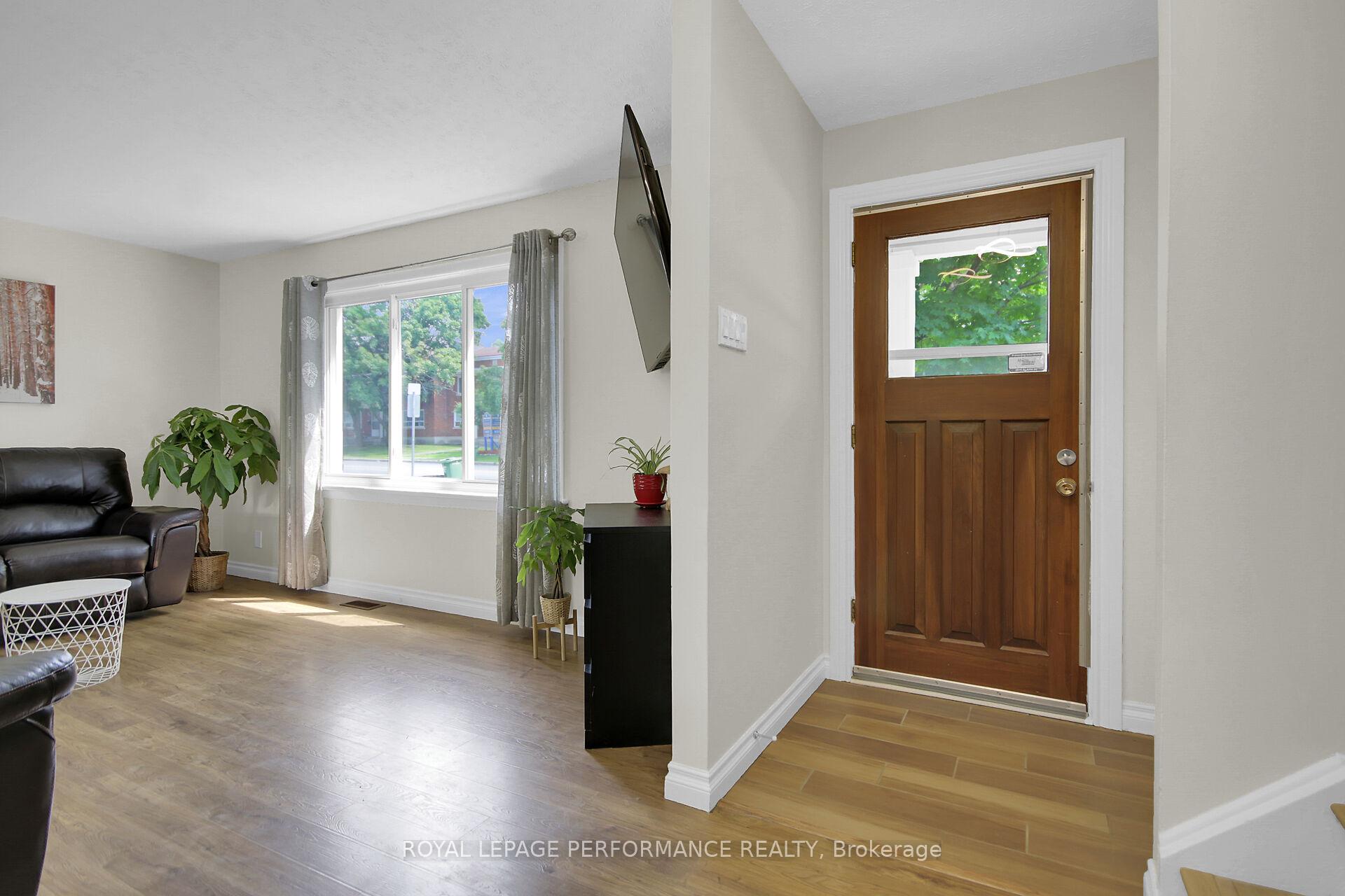 Photo 5 of 786 Cummings Avenue, Ottawa, Castle Heights/Rideau High — HOMEH