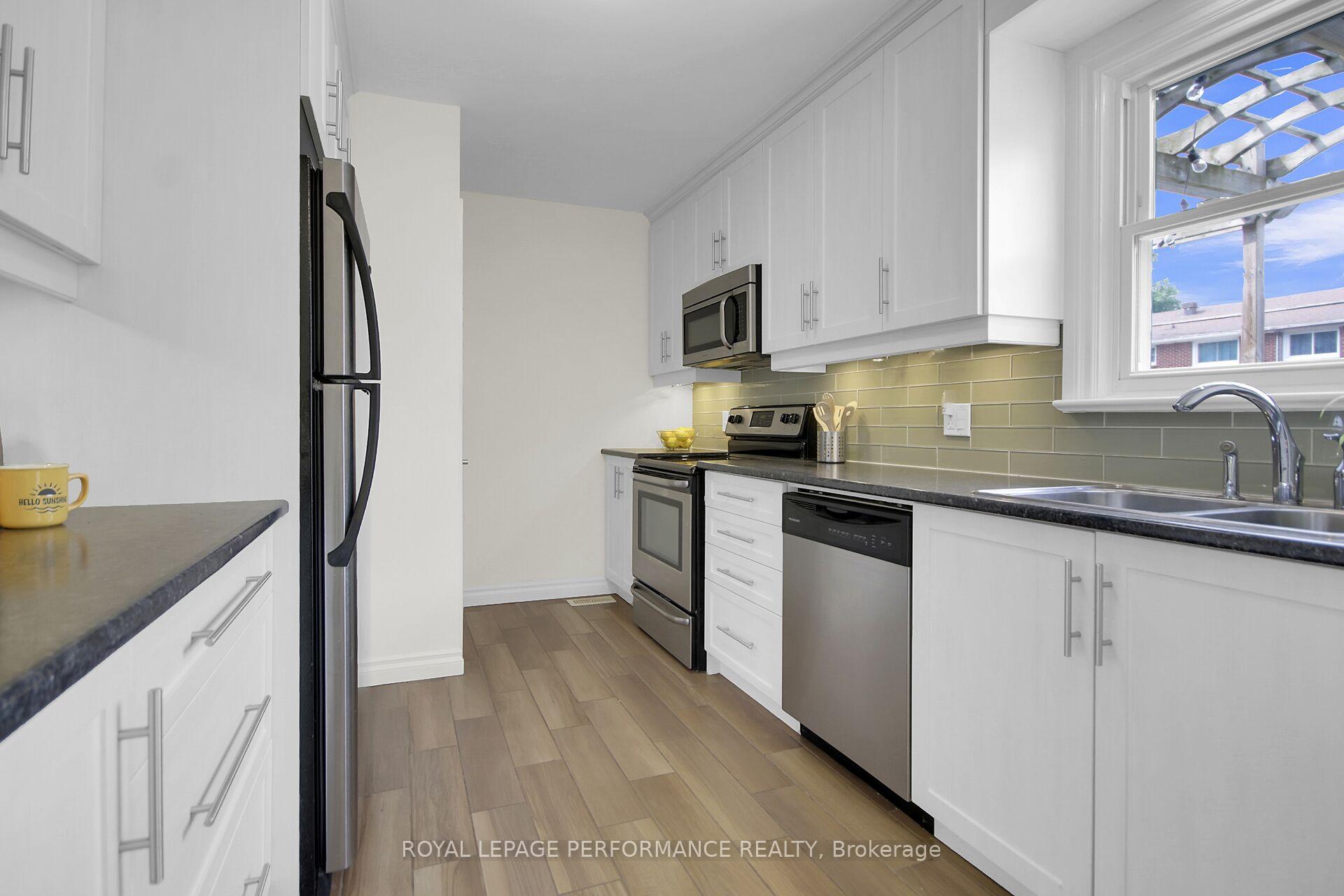 Photo 13 of 786 Cummings Avenue, Ottawa, Castle Heights/Rideau High — HOMEH