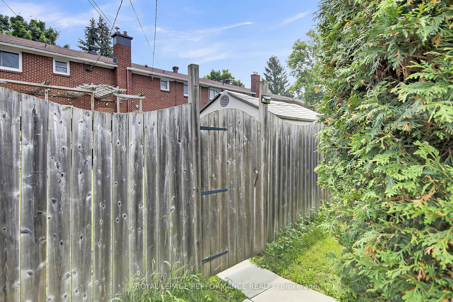Photo 36 of 786 Cummings Avenue, Ottawa, Castle Heights/Rideau High — HOMEH