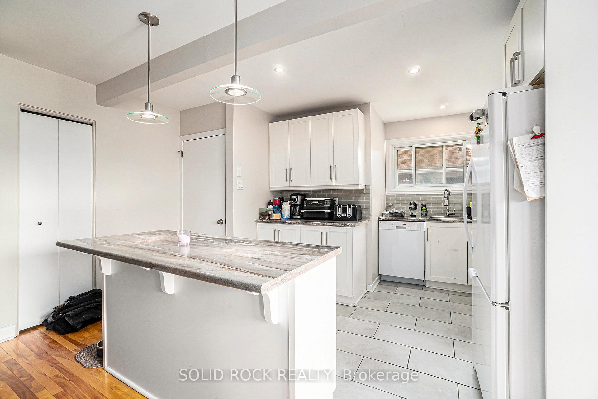 Photo 8 of Unit A & B, 1271 Highgate Road, Ottawa, Parkway Park — HOMEH