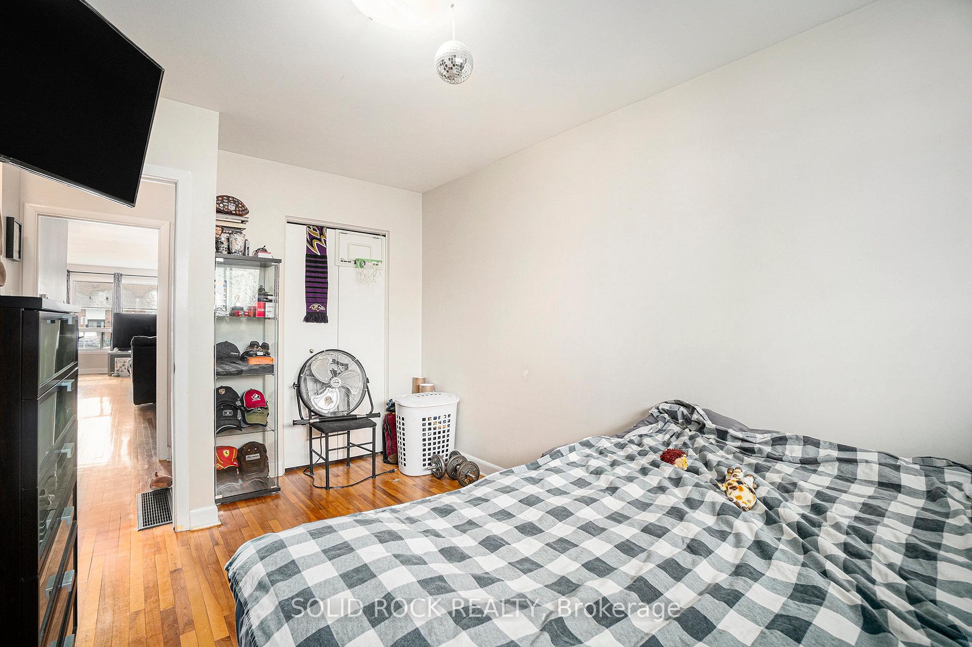 Photo 10 of Unit A & B, 1271 Highgate Road, Ottawa, Parkway Park — HOMEH