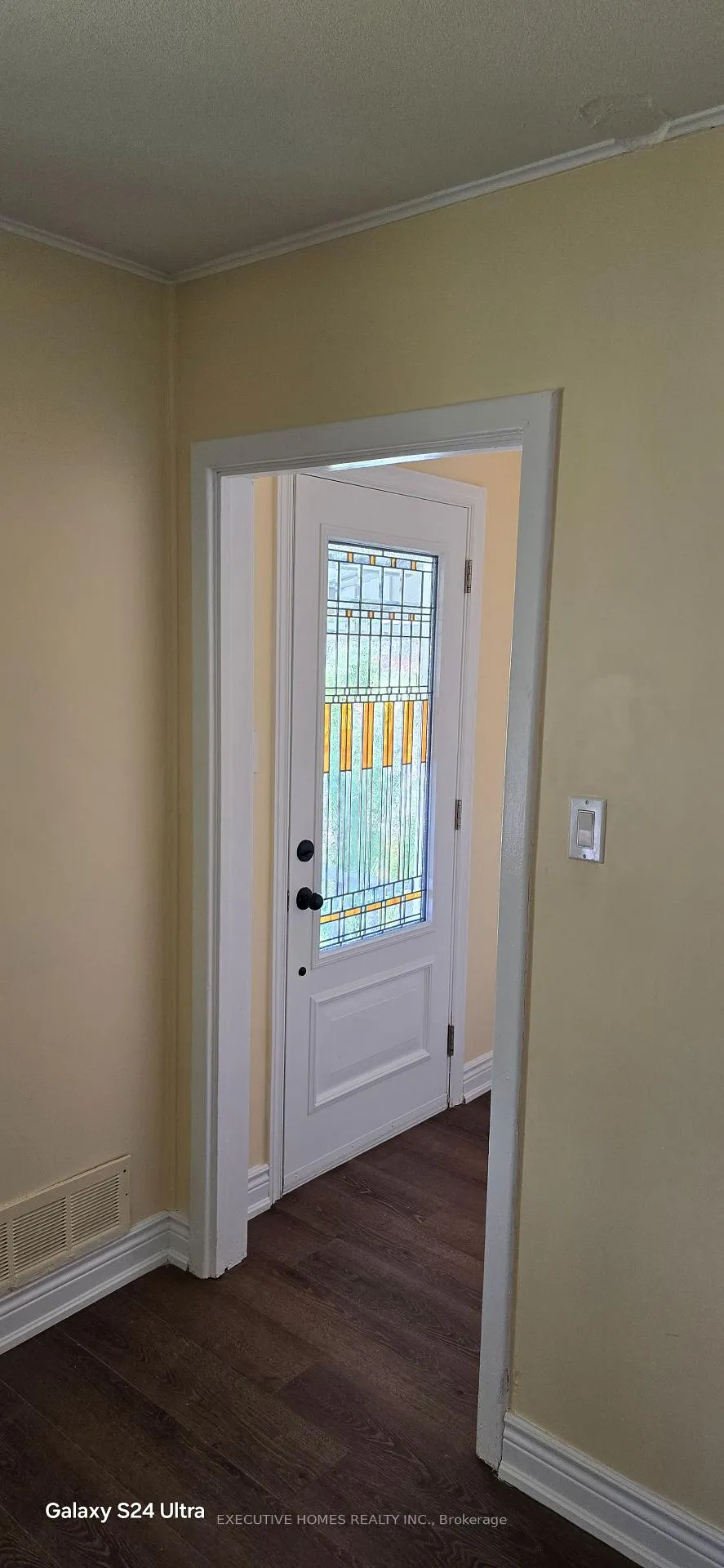 Photo 5 of 5176 Stanley Avenue, Niagara Falls, Cherrywood — HOMEH