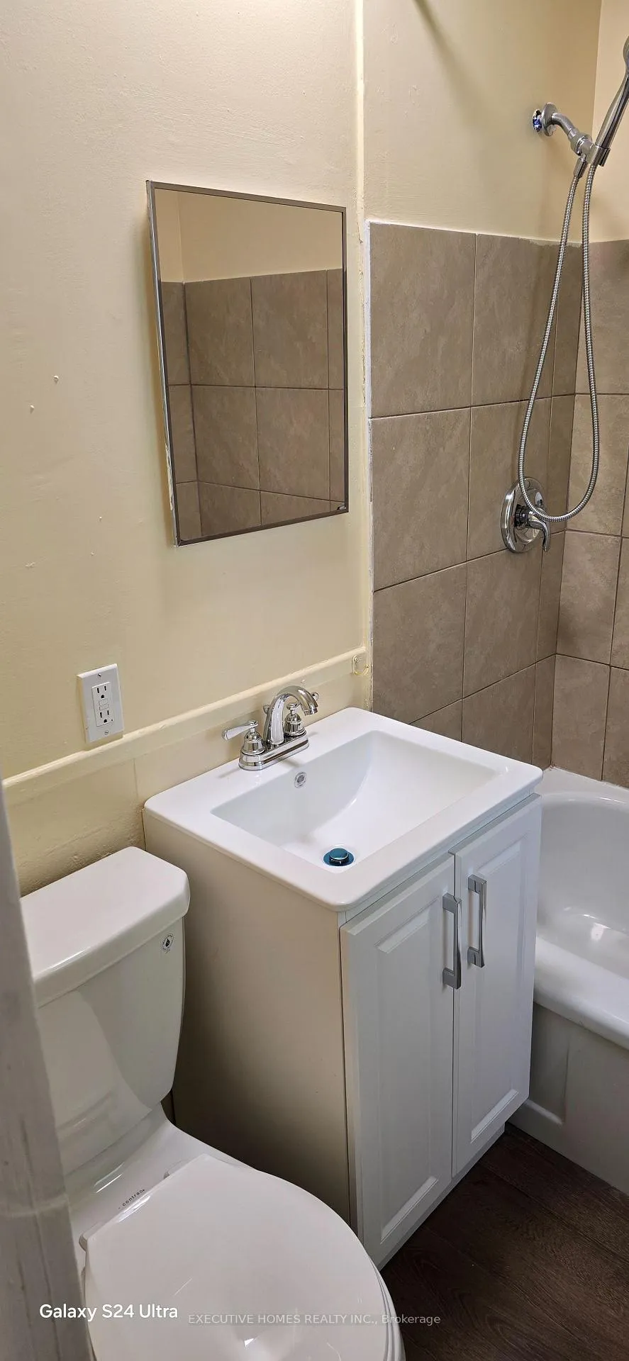 Photo 11 of 5176 Stanley Avenue, Niagara Falls, Cherrywood — HOMEH