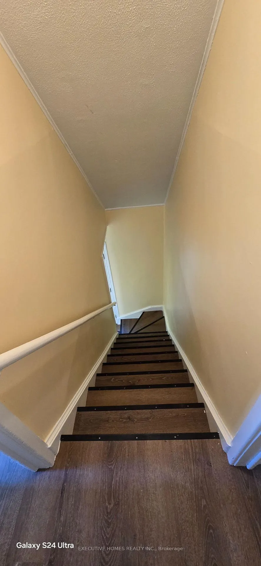 Photo 13 of 5176 Stanley Avenue, Niagara Falls, Cherrywood — HOMEH