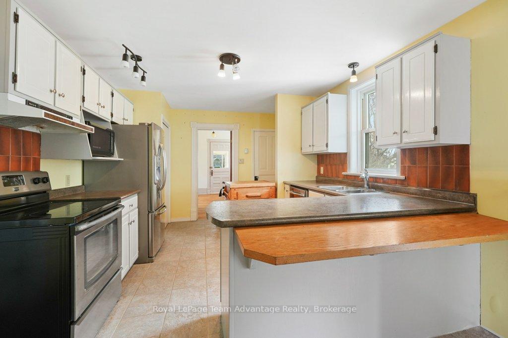 Photo 7 of 66 William Street, Parry Sound — HOMEH