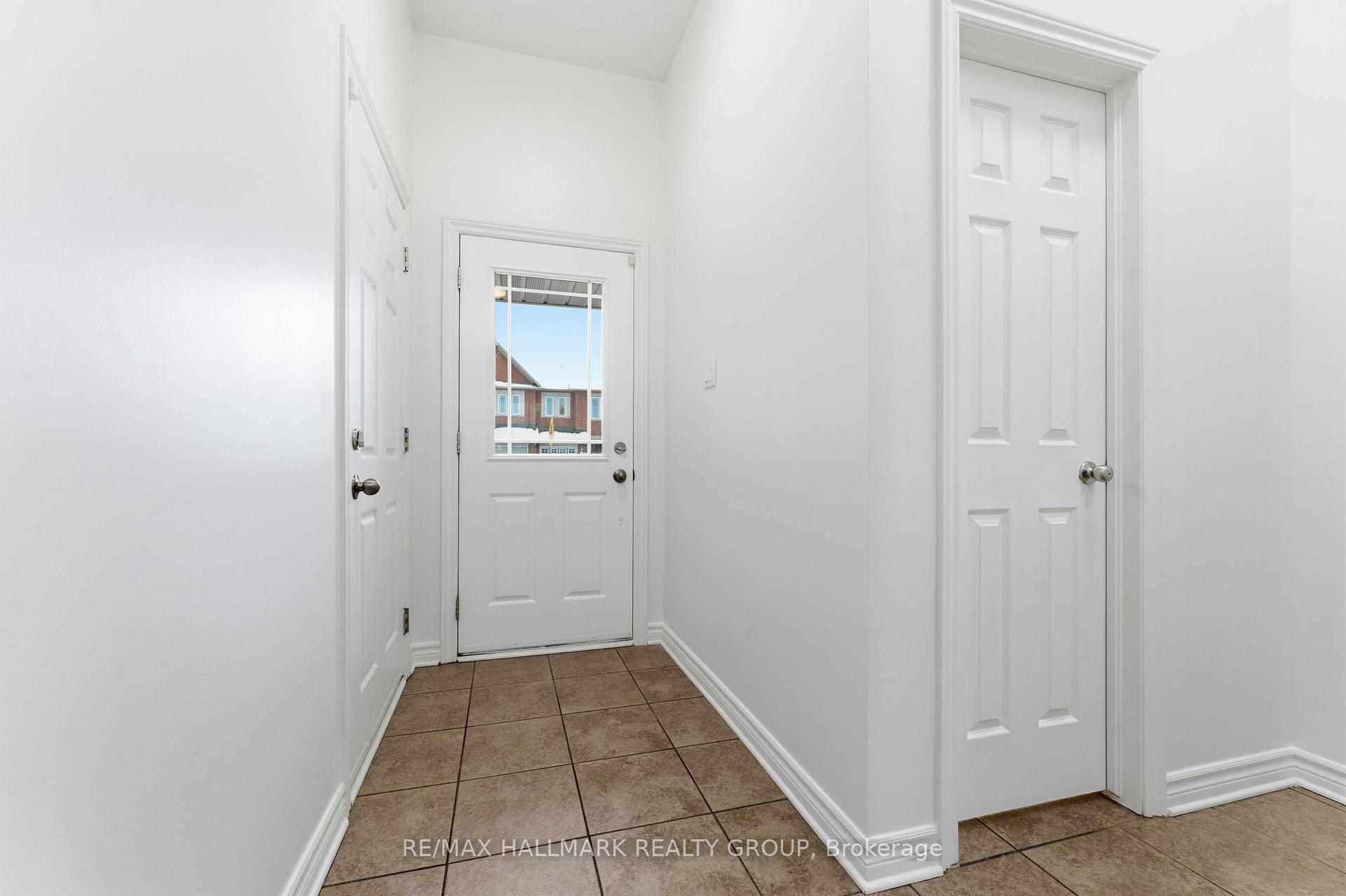 Photo 4 of 123 Silvermoon Crescent, Ottawa, Avalon East — HOMEH