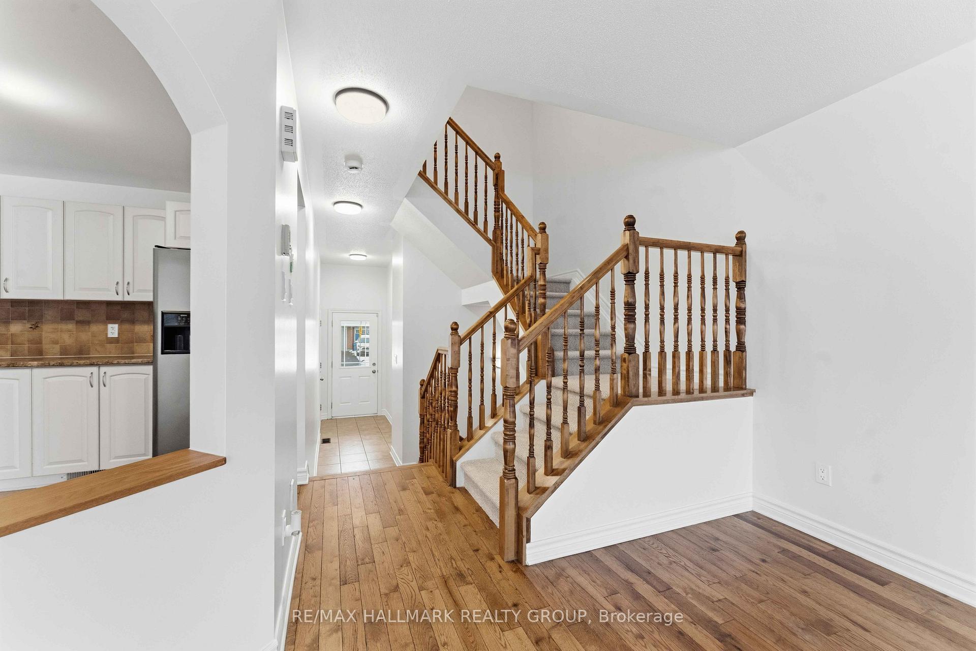 Photo 5 of 123 Silvermoon Crescent, Ottawa, Avalon East — HOMEH