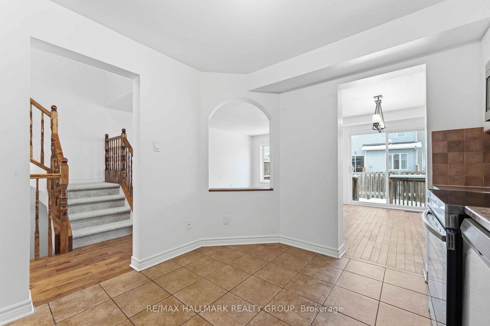 Photo 7 of 123 Silvermoon Crescent, Ottawa, Avalon East — HOMEH