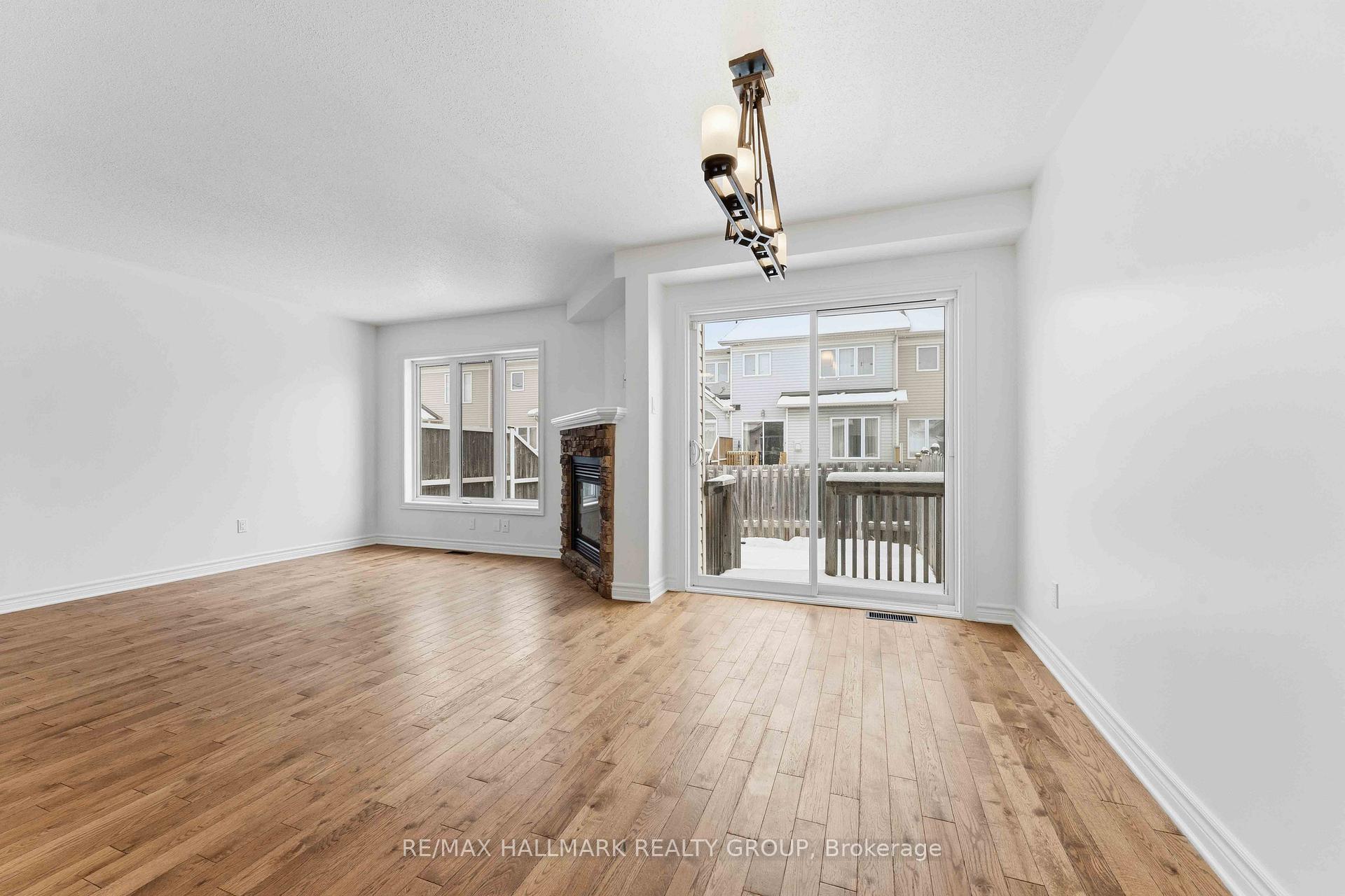 Photo 11 of 123 Silvermoon Crescent, Ottawa, Avalon East — HOMEH