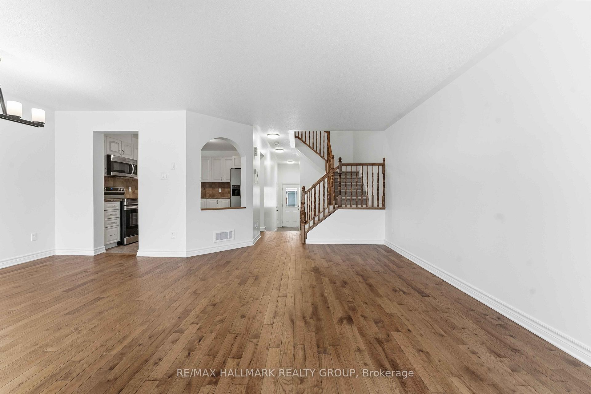 Photo 15 of 123 Silvermoon Crescent, Ottawa, Avalon East — HOMEH
