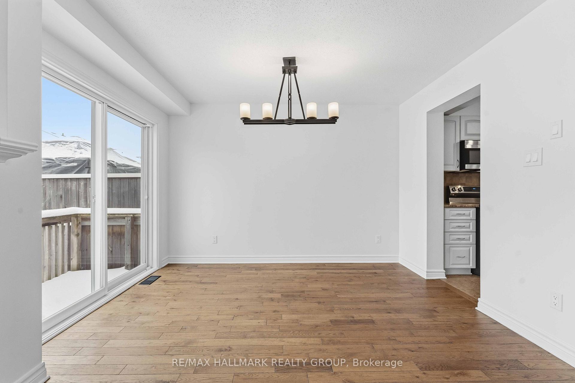 Photo 17 of 123 Silvermoon Crescent, Ottawa, Avalon East — HOMEH