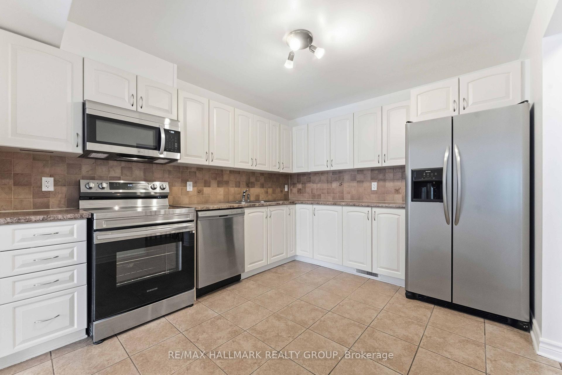 Photo 21 of 123 Silvermoon Crescent, Ottawa, Avalon East — HOMEH