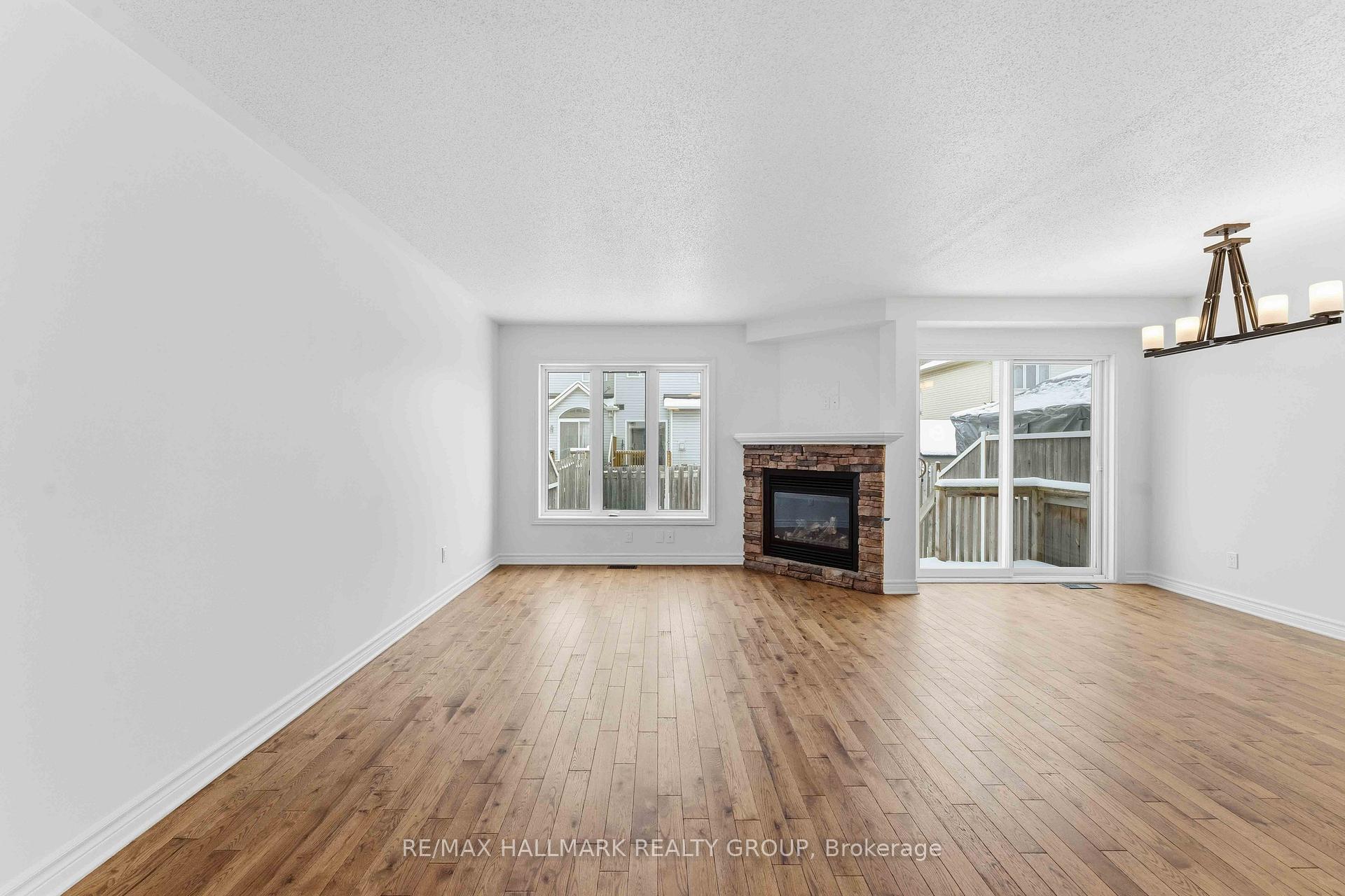 Photo 22 of 123 Silvermoon Crescent, Ottawa, Avalon East — HOMEH