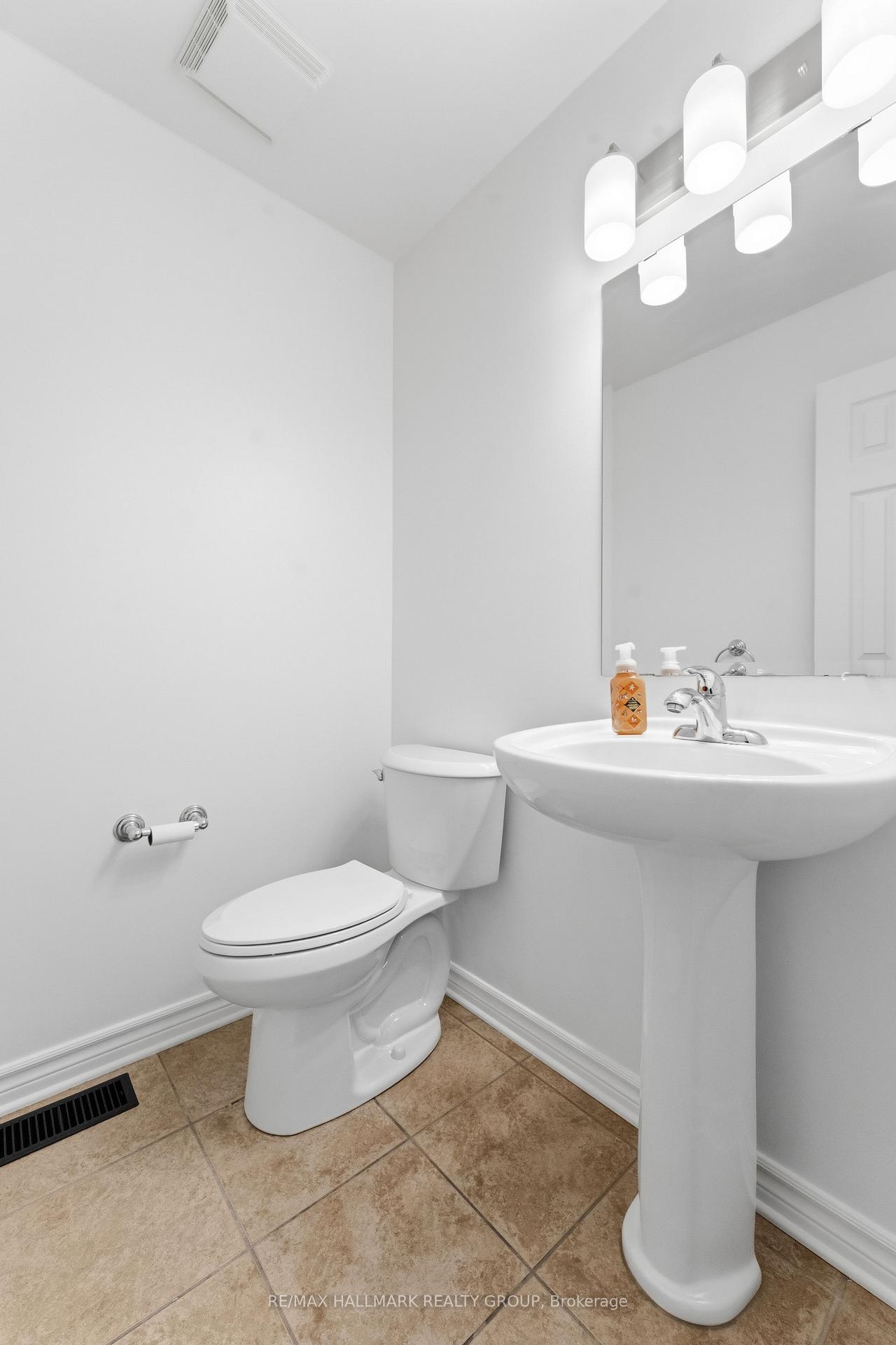 Photo 23 of 123 Silvermoon Crescent, Ottawa, Avalon East — HOMEH